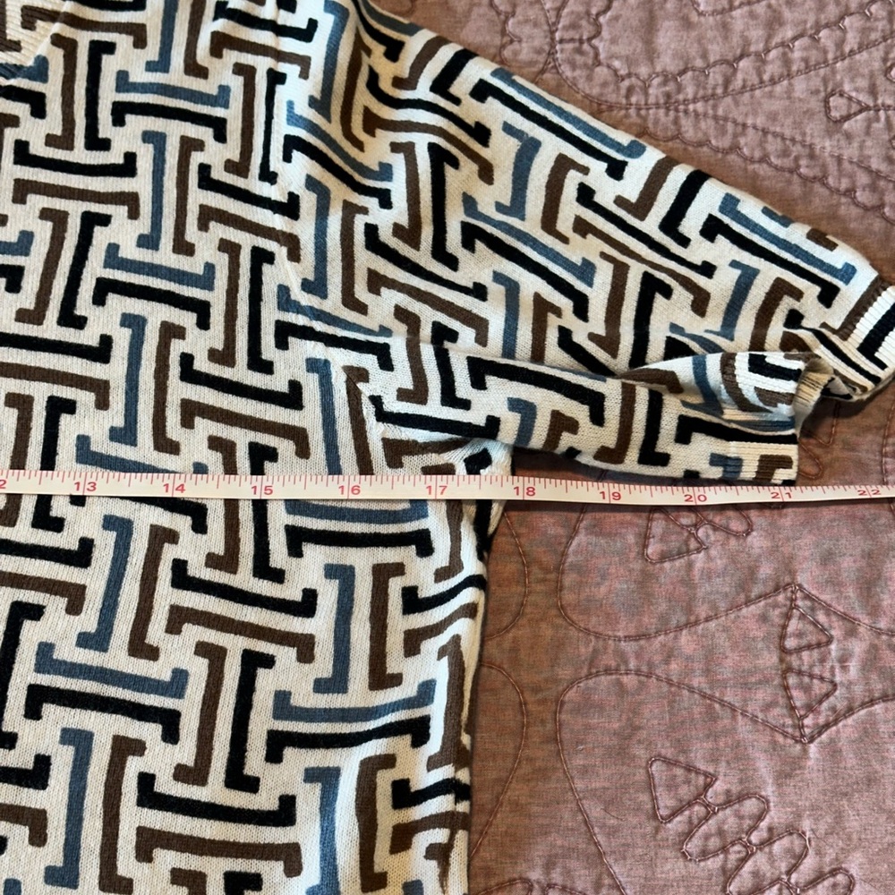 Ann Taylor Factory Black and White Patterned Short Sleeve Sweater - Picture 5 of 10